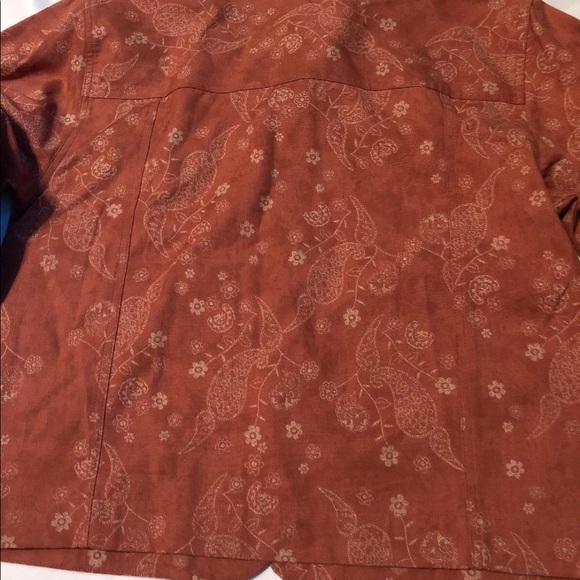 ⬇️$20 Cabela’s Denim style jacket floral paisley - Picture 8 of 8